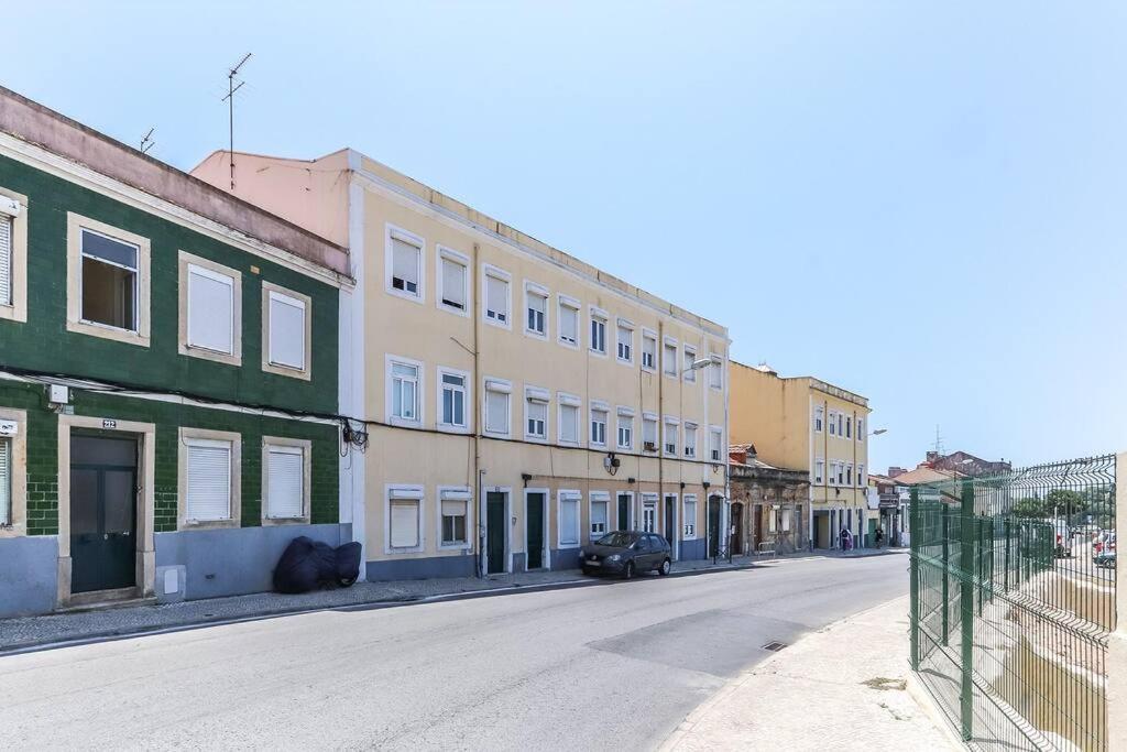 Vita Portucale ! Bright Campo Ourique W/ Terrace Lisboa 外观 照片